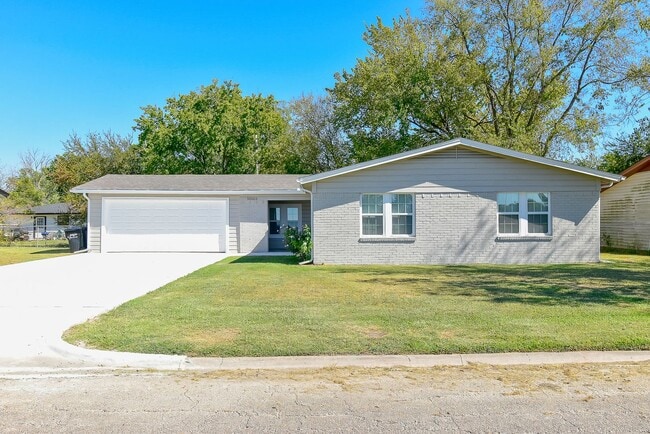 property at 50003 Del Ra Dr