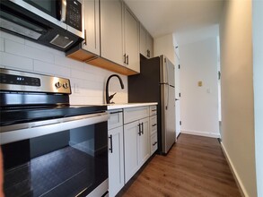 100 Mariners Way in Port Jefferson, NY - Building Photo - Building Photo