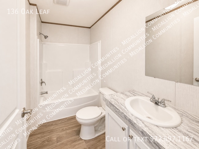 136 Oak Leaf in College Station, TX - Building Photo - Building Photo