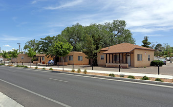 Plaza del Sol Apartments in Albuquerque, NM - Building Photo - Building Photo