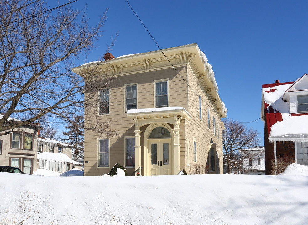 141 W Fifth St in Oswego, NY - Building Photo