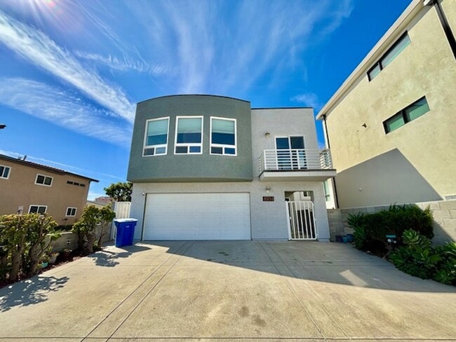 property at 4053 Sunset Ln