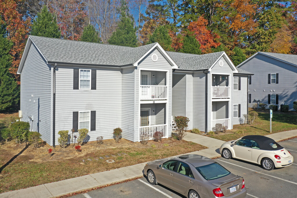 Arlington Square West/East/Farmers Trace Apartments in Asheboro, NC