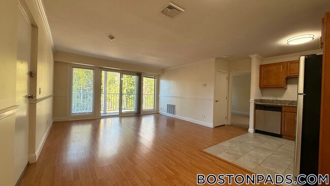 12 Westgate Dr