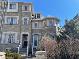 9031 Yonge St in Richmond Hill, ON - Building Photo