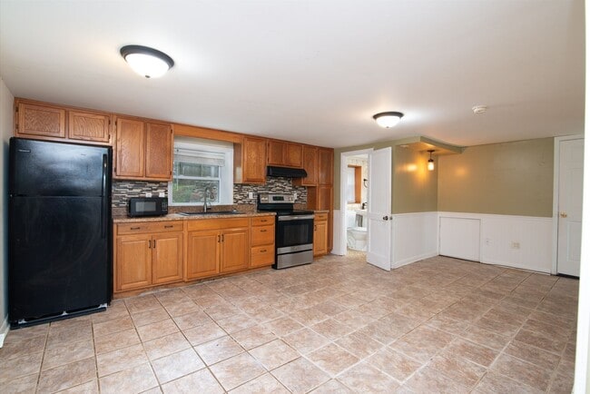 property at 61 S Country Club Dr