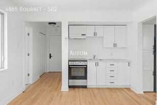 4865 Av Bourret in Montréal, QC - Building Photo