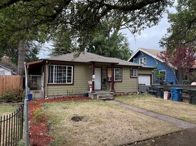 1062 Norway St NE in Salem, OR - Building Photo