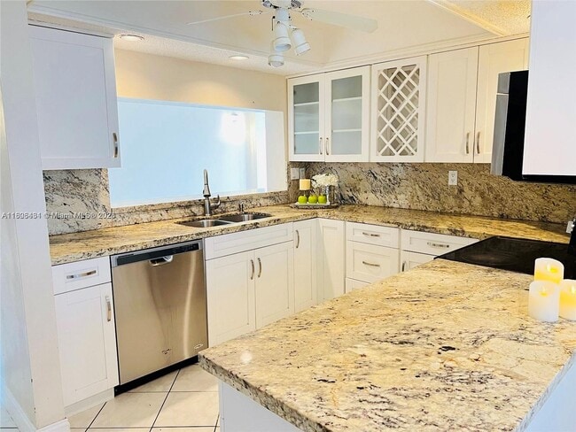 1830 Sabal Palm Dr in Davie, FL - Building Photo - Building Photo