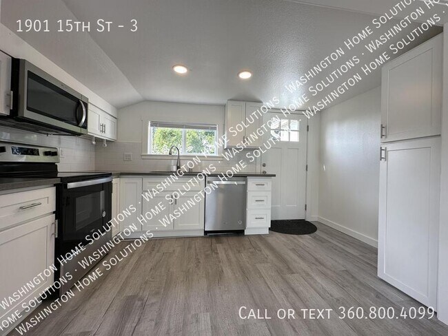 1901 15th St-Unit -3 in Bremerton, WA - Building Photo - Building Photo