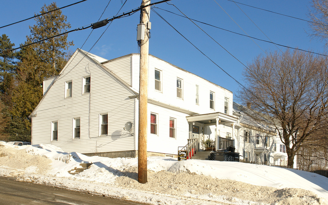 37 Winter St in Gardiner, ME - Building Photo