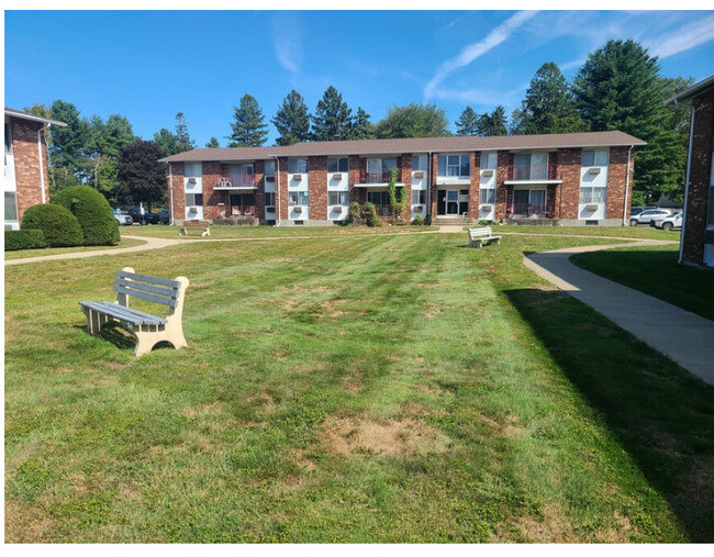 Enfield North Apartments in Enfield, CT - Building Photo - Building Photo