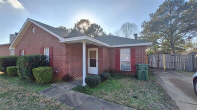 1319 Whisperwood Ct in Montgomery, AL - Building Photo - Building Photo