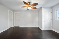 1202 W Elm St, Unit 2e - 6