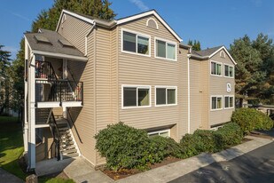 The Esplanade Condominium in Kirkland, WA - Building Photo