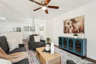 4042 Sweetbriar Ln in Forest Park, GA - Building Photo - Building Photo