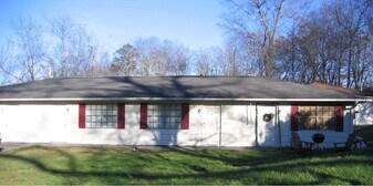 466-472 Oak St in Rossville, GA - Building Photo