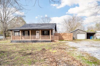 8229 Patterson Rd in Chattanooga, TN - Building Photo - Building Photo