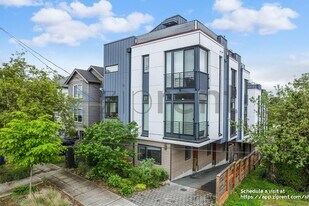 2725 S Norman St in Seattle, WA - Building Photo