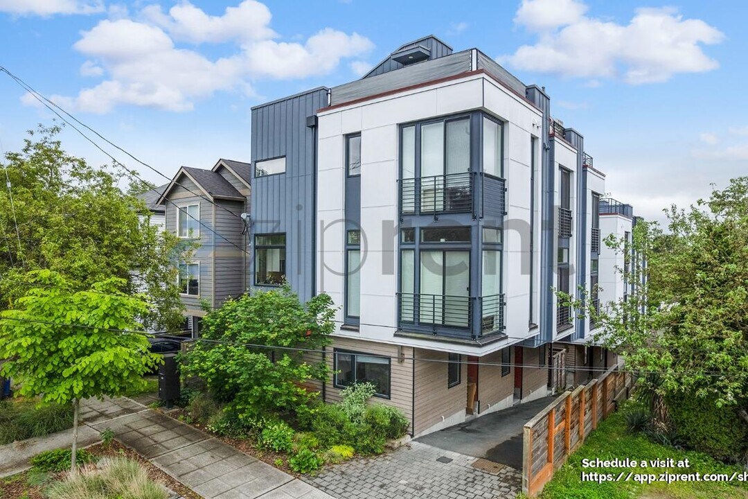 2725 S Norman St in Seattle, WA - Building Photo