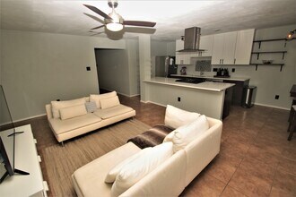 10623 Golden Quail Dr, Unit A in Austin, TX - Building Photo - Building Photo