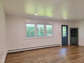 661 Lauschtown Rd in Denver, PA - Building Photo - Building Photo