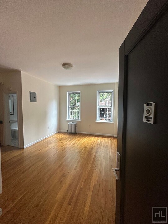 WEST 13 STREET in New York, NY - Building Photo