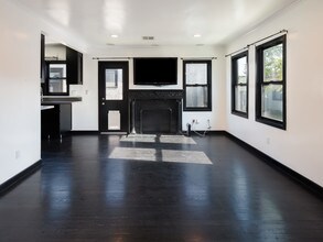 1259 N Genesee Ave in West Hollywood, CA - Foto de edificio - Building Photo