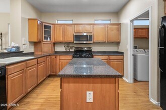 17547 W Calistoga Dr, Unit 108-3 in Surprise, AZ - Building Photo - Building Photo