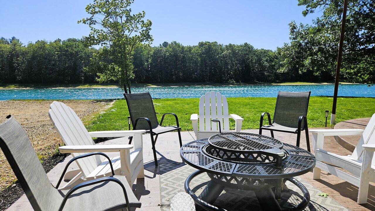 26598 M-140 in South Haven, MI - Building Photo