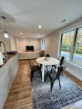 1702 Hill St, Unit 2 in Ann Arbor, MI - Foto de edificio - Building Photo