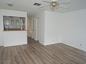 322 Colony Ln in Fort Pierce, FL - Building Photo - Building Photo
