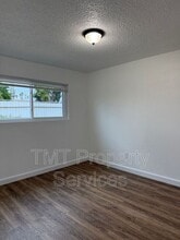 803 W Harding Ave in Santa Maria, CA - Building Photo - Building Photo