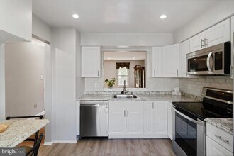 18930 Birdseye Dr in Germantown, MD - Building Photo - Building Photo