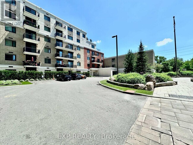 1425-1425 Vanier Pkwy in Ottawa, ON - Building Photo - Building Photo