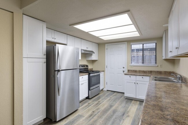 308 Oak St in Rogue River, OR - Foto de edificio - Building Photo