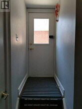 2 Lonsdale Ct in Markham, ON - Building Photo - Building Photo