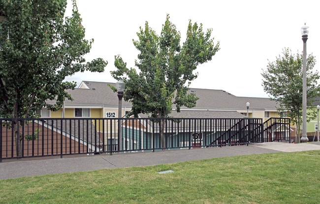 Hillside Terrace 1500 in Tacoma, WA - Foto de edificio - Building Photo