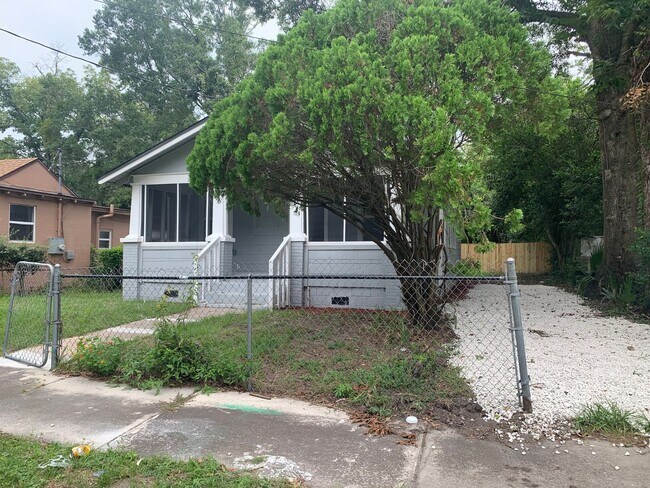 1109 W 26th St in Jacksonville, FL - Building Photo - Building Photo
