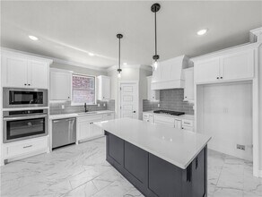 7962 Teton Trl Ave in Springdale, AR - Building Photo - Building Photo