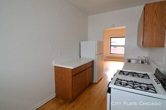 821 W Waveland Ave-Unit -Unit 3N in Chicago, IL - Building Photo - Building Photo