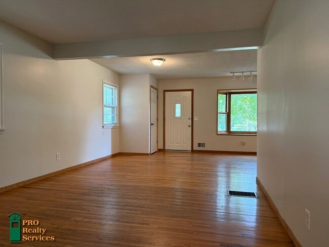 2525 Nathan Ln N in Plymouth, MN - Building Photo - Building Photo