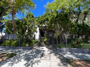1152 N Poinsettia Pl in West Hollywood, CA - Building Photo - Building Photo