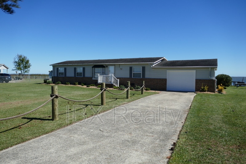 144 Edgewater Dr in Grandy, NC - Building Photo