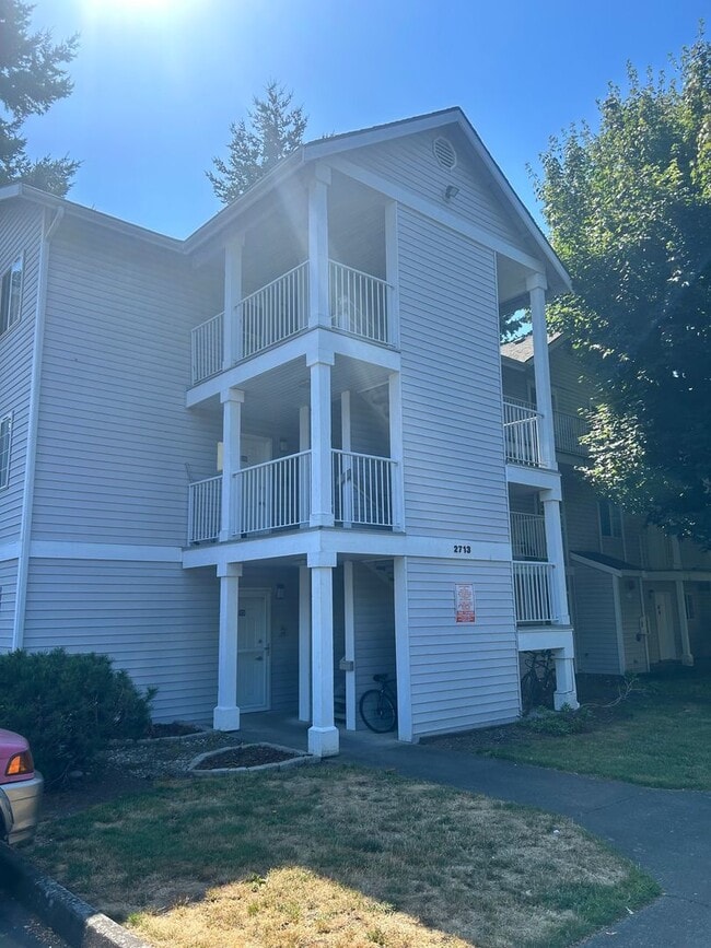 property at 209 E Maple St