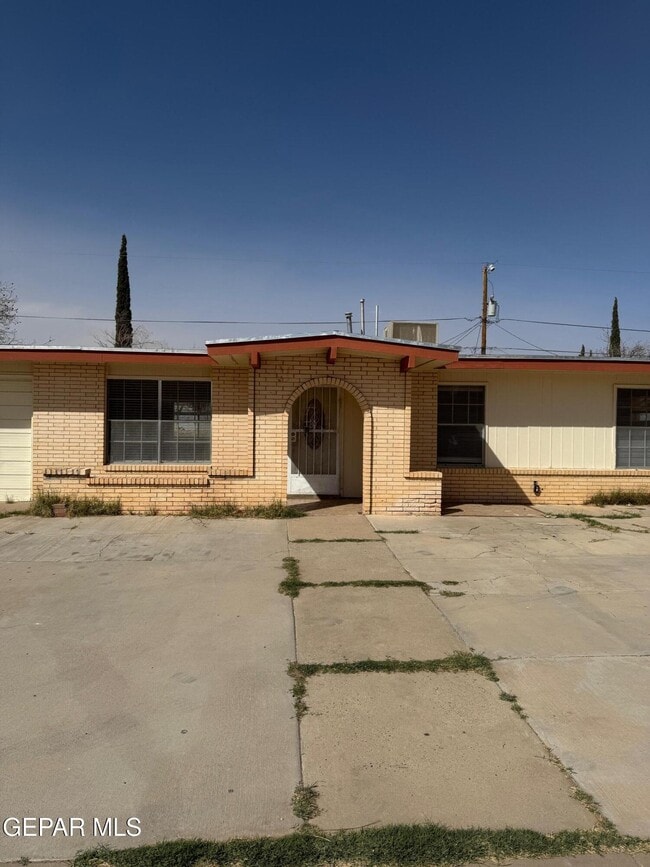 5629 Wadsworth Ave in El Paso, TX - Building Photo - Building Photo