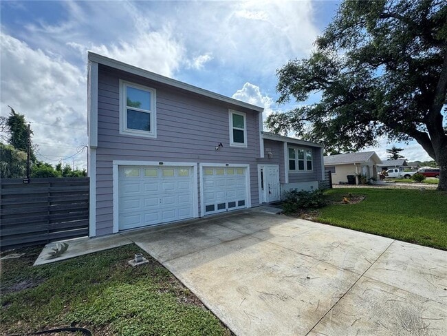 1172 Kenisco Rd in Venice, FL - Building Photo - Building Photo