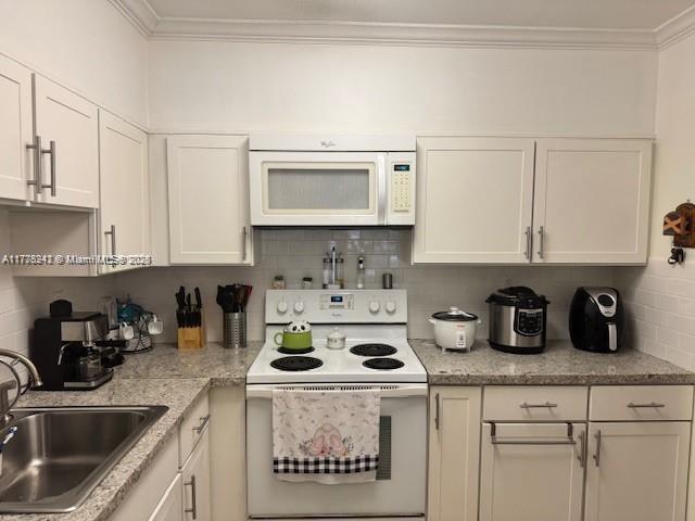 4130 NW 88th Ave in Coral Springs, FL - Building Photo