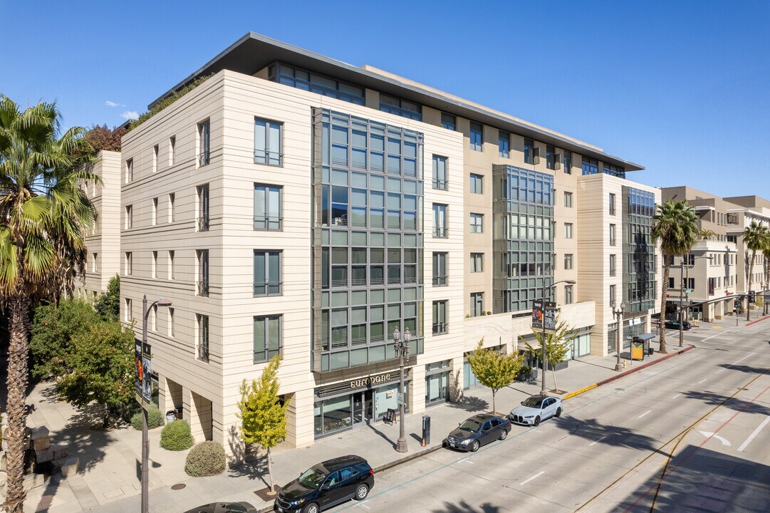 The Montana in Pasadena, CA - Building Photo