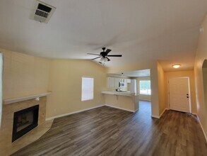 2538 W Delta Ct in Visalia, CA - Building Photo - Building Photo